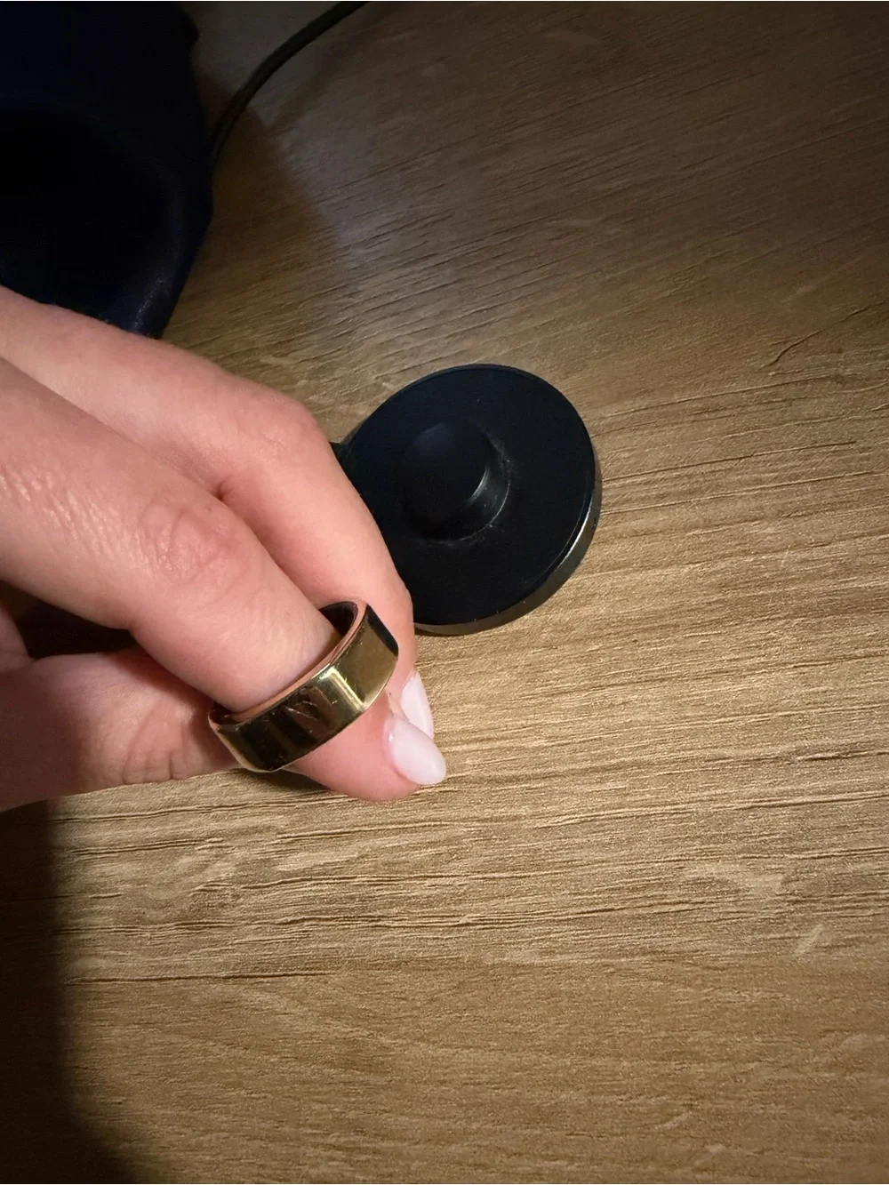 Oura Ring Gen3 Heritage Gold – Size 9 + Charger